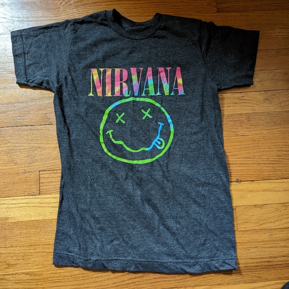 NIRVANA Tops - Nirvana smiley tee